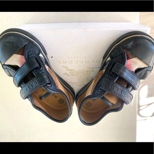 Burberry sneaker for kids